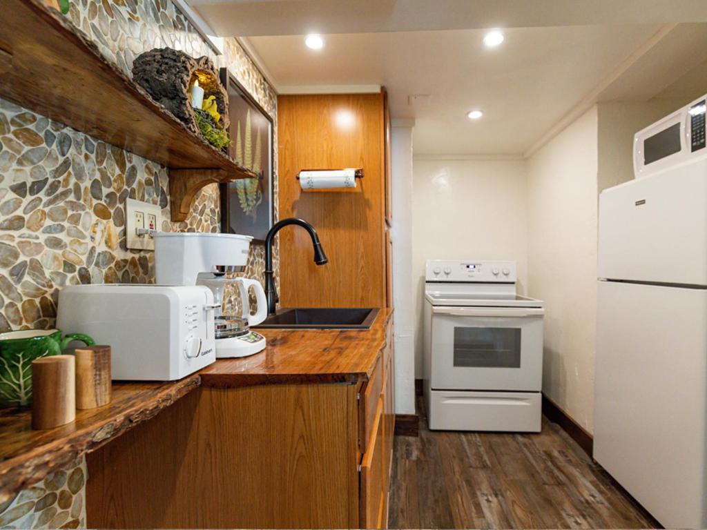 Gilligans Island Apartment Тайби Айлънд Екстериор снимка